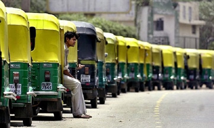 Mobile apps taming India&aposs chaotic auto-rickshaws - BBC News