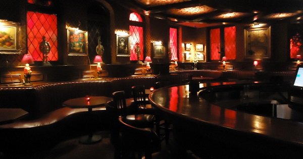 Restaurants Have A Compelling Reason For Their Dimly Lit Ambience Who