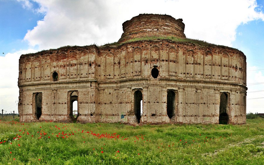 10 Haunted Places In Romania Home To Dracula That Are Dangerously