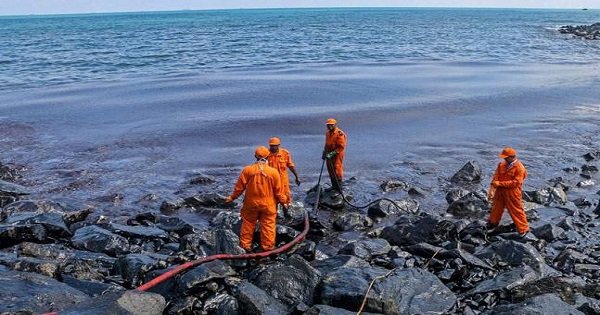 Heres Everything You Should Know About The Massive Oil Spill That Has