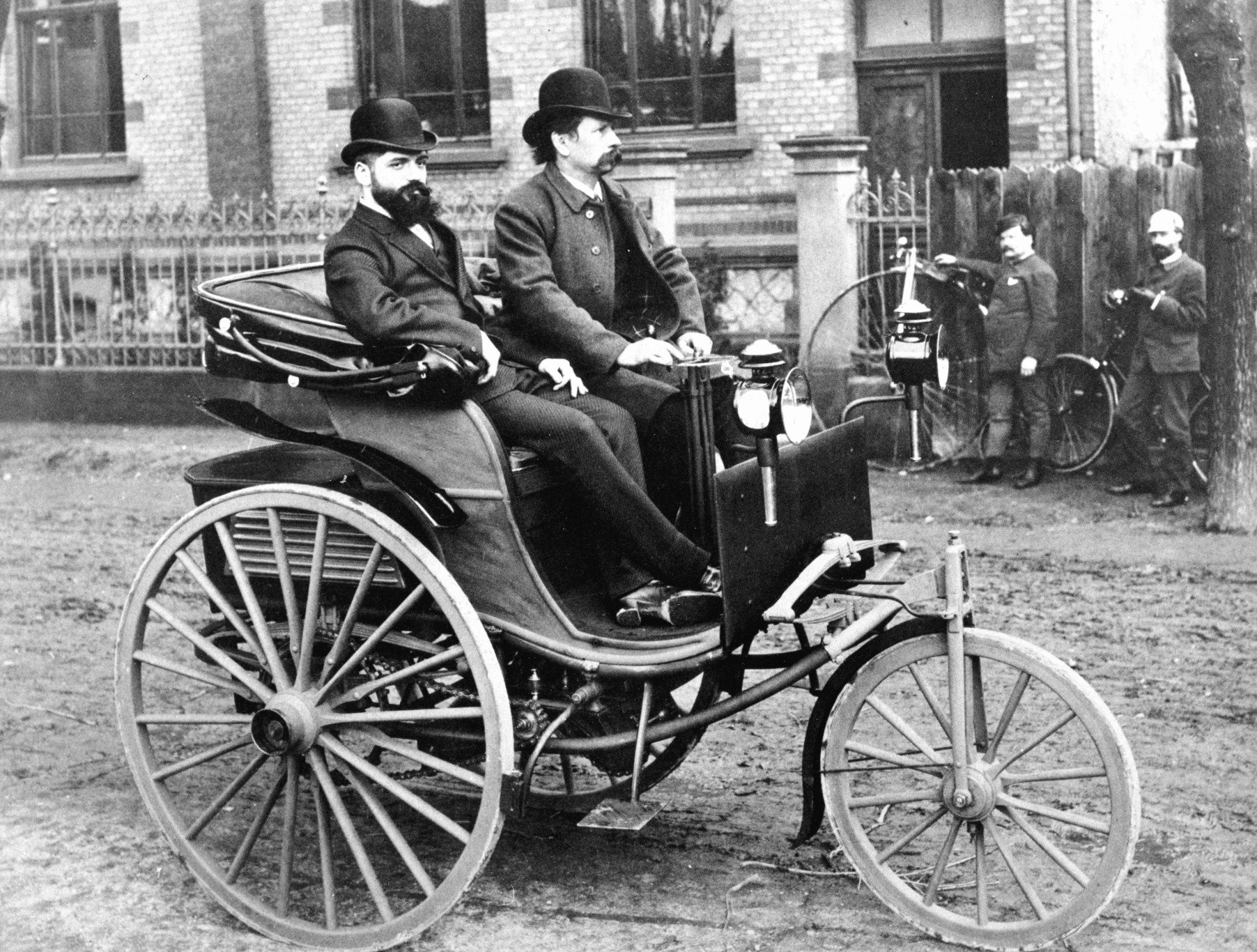 Henry Ford Did Not Invent The World’s First Car, This Historic Couple Did!