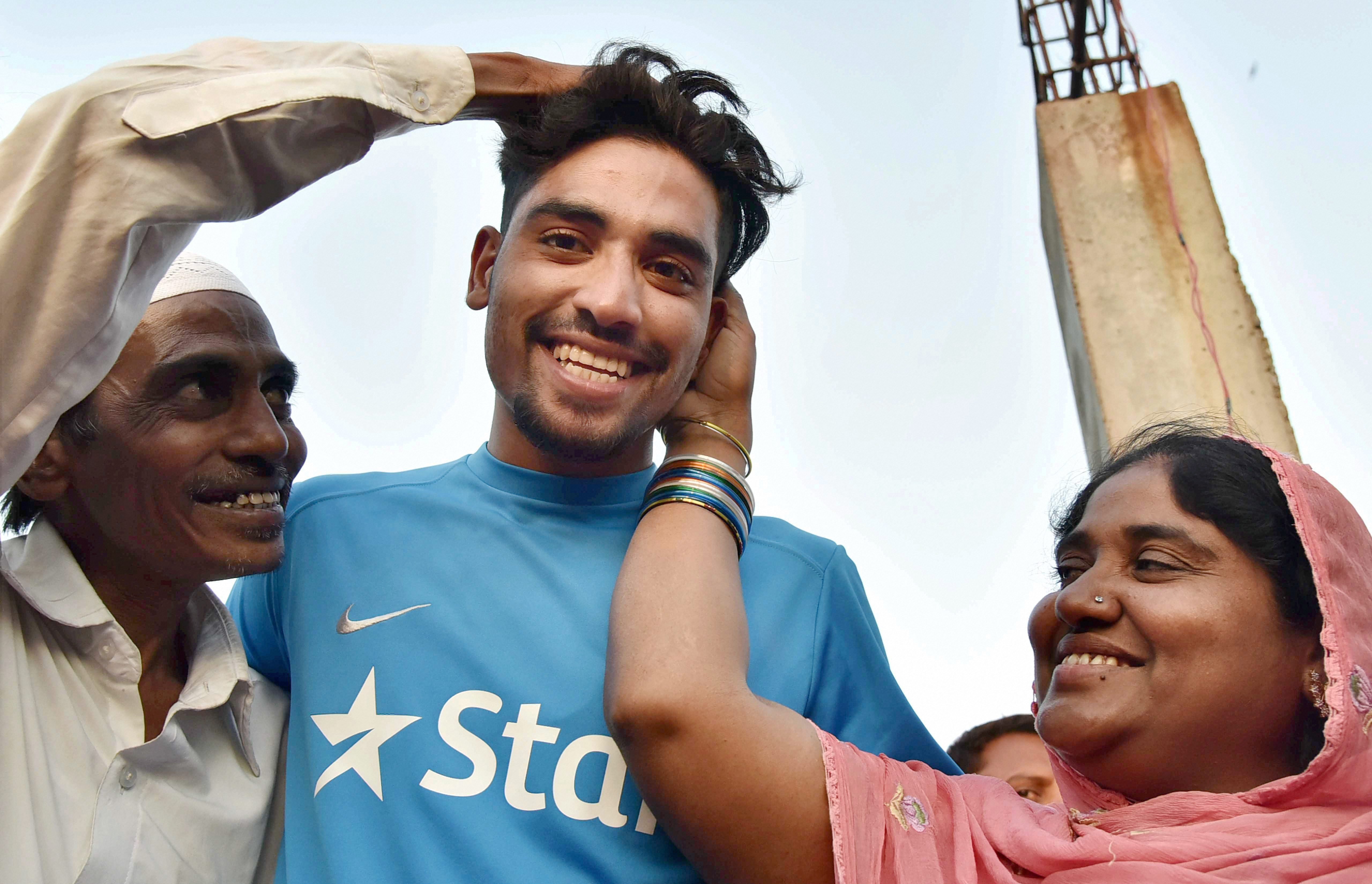 Thanks To Rs 2.6 Crore IPL Deal, Mohd Siraj Can Finally Buy A House For ...