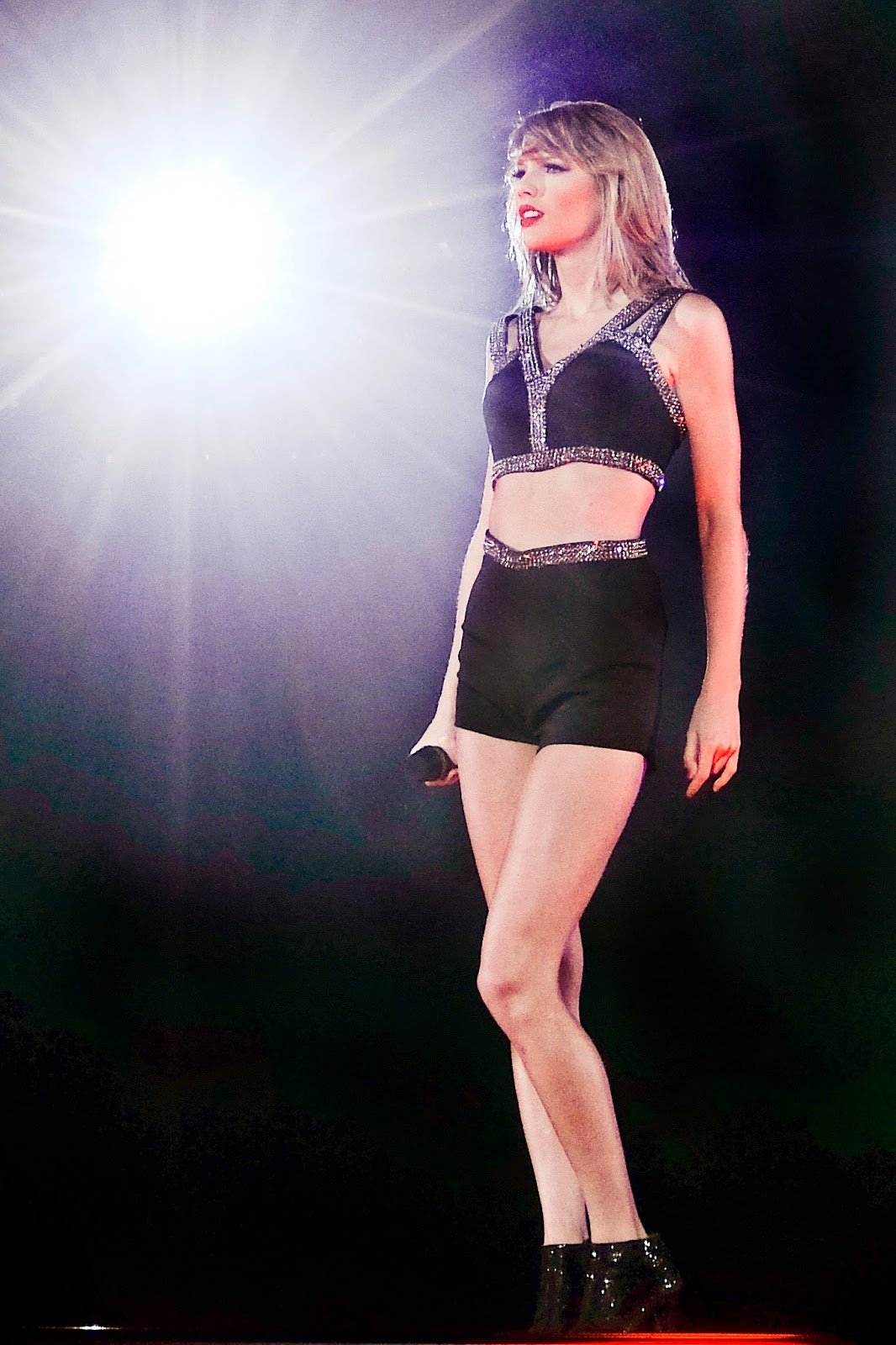 taylor 1989 tour outfit