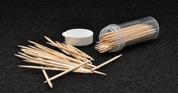 are toothpicks bad for your teeth