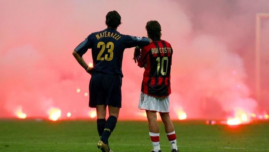 50 Iconic Football Photos From Through The Ages That Every Fan Needs To See