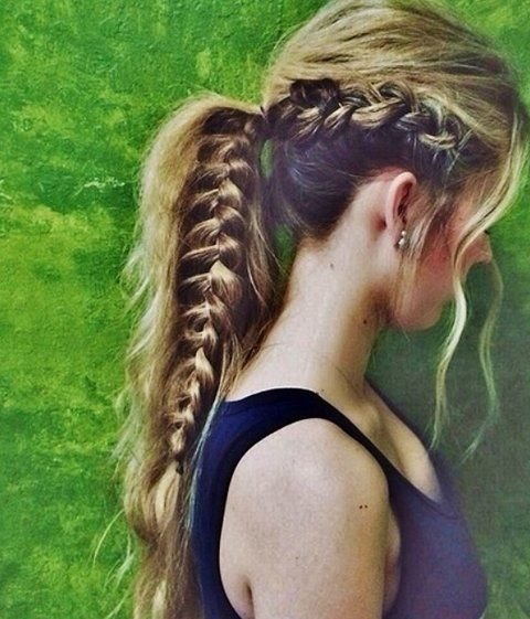 6 Super Easy Hairstyles for Finals Week  College Fashion