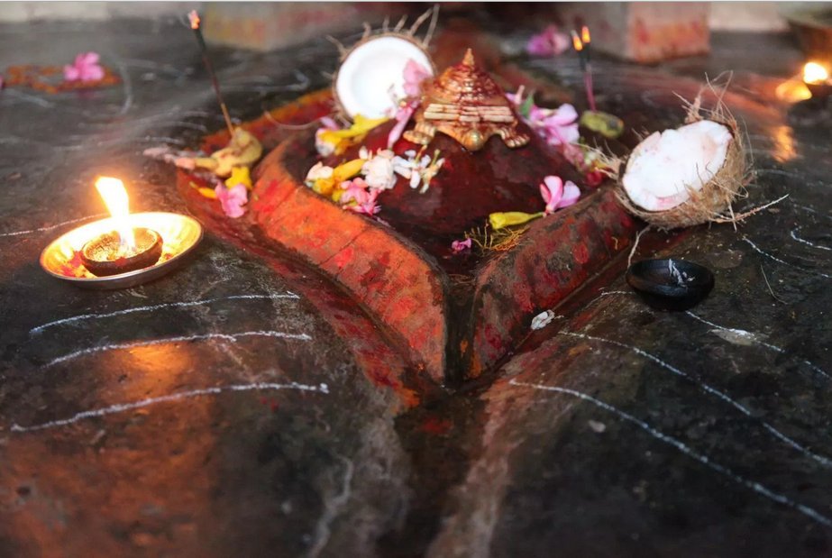 Goddess Kamakhya Devi Temple Yoni Temple That Worships The Menstruating Goddess
