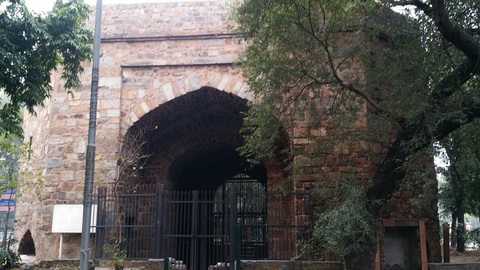 10 Haunted Places In Delhi You Should Stay Away From After Dark