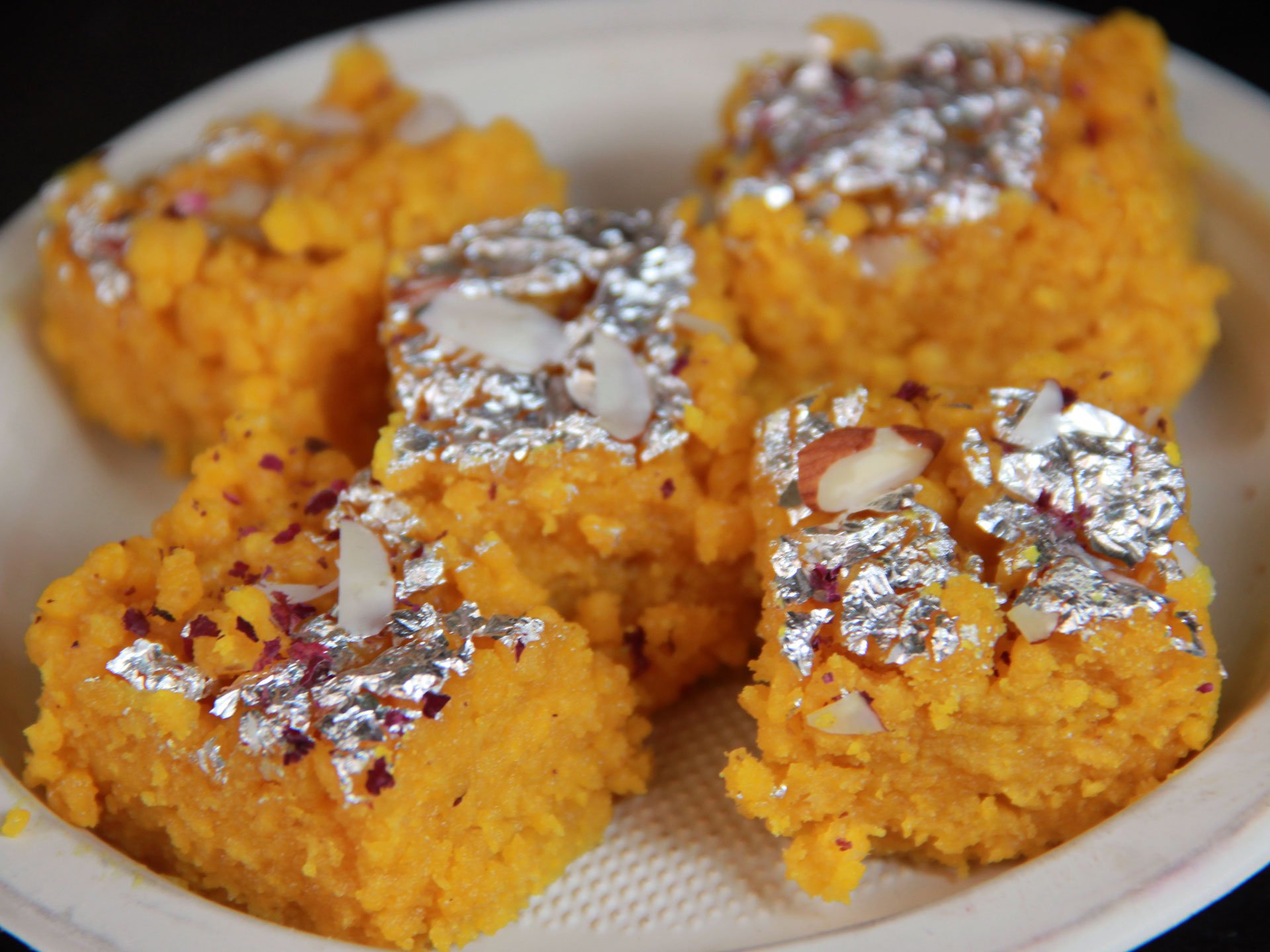 8-delicious-sweet-dishes-to-serve-this-diwali