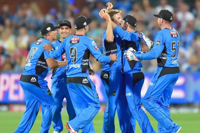 Adelaide Strikers Fielders Team Up For One Hell Of A Catch & Twitter ...