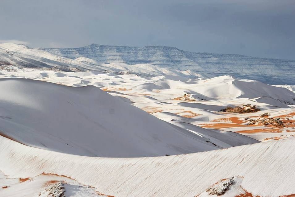 It’s Snowing In The Desert! The Sahara Has Turned White & The Photos