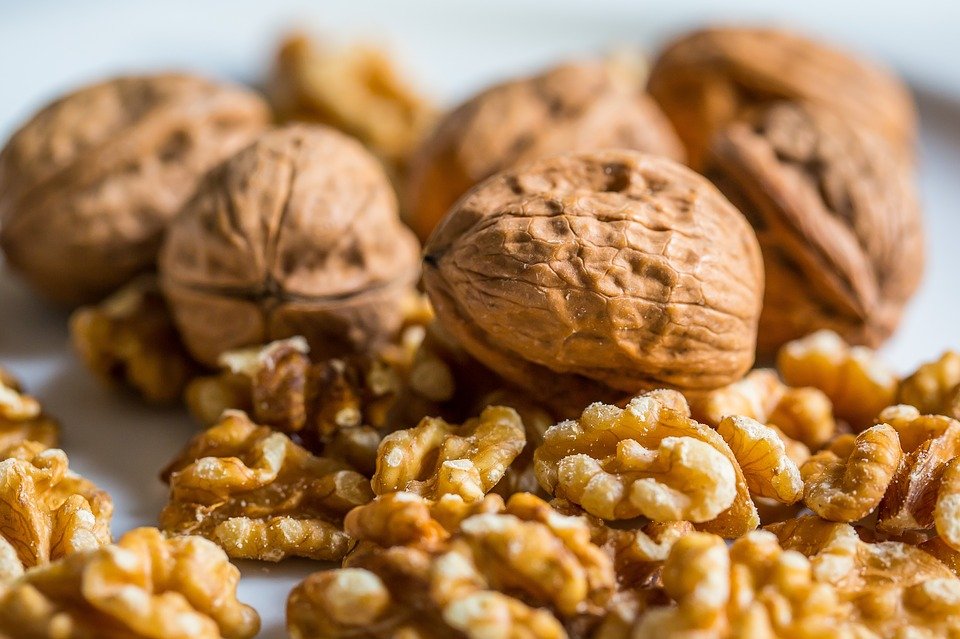 how-many-walnuts-should-you-eat-in-a-day-healthier-steps