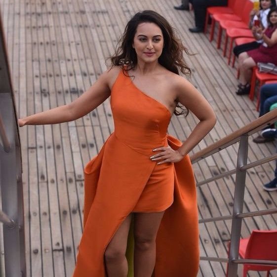 Sonakshi Sinha Boor Fucking - Curvy & Proud: Why Sonakshi Sinha Is the Body Positive Icon Bollywood  Deserves