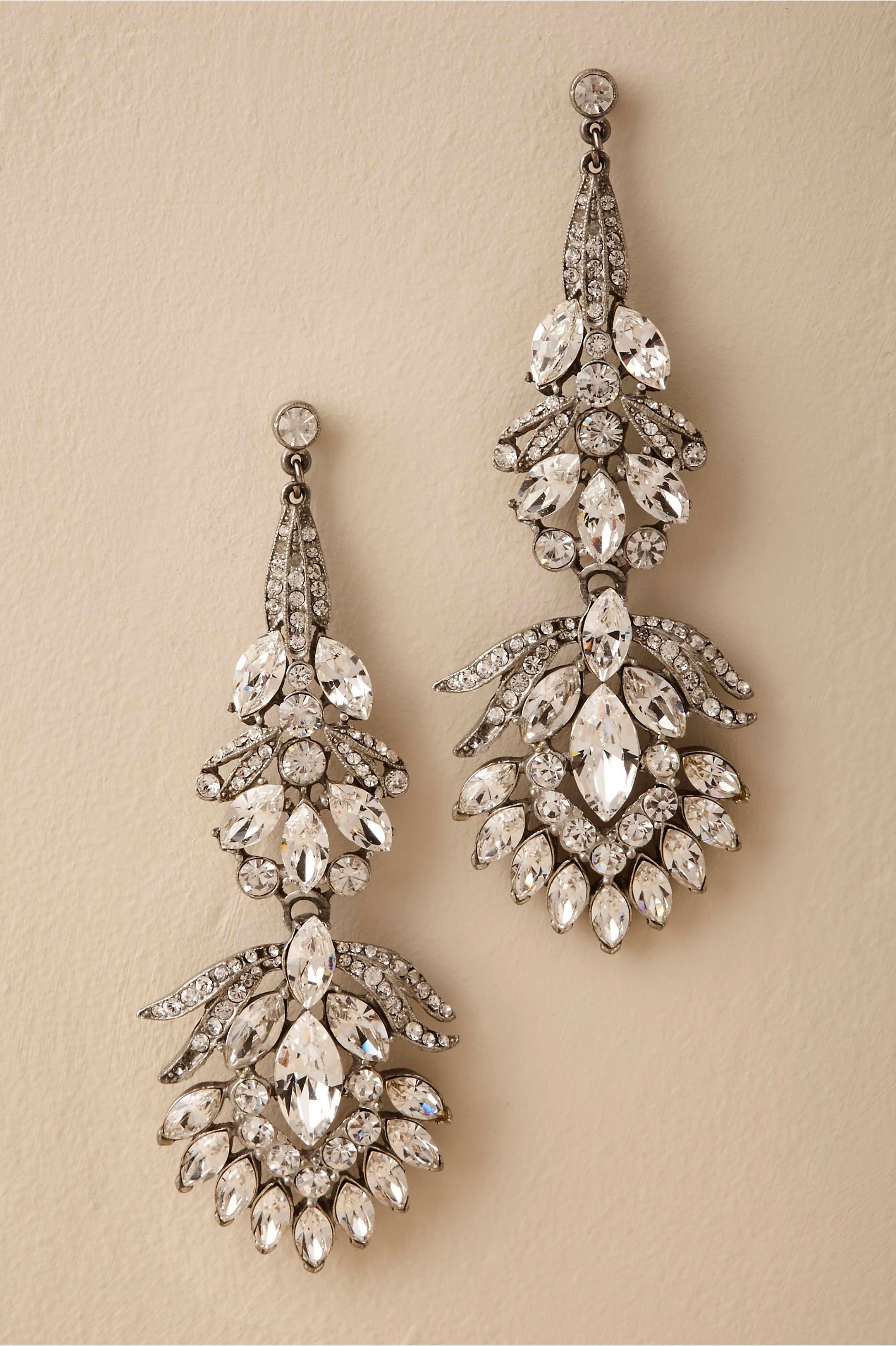 8 Different Types Of Earrings Every Woman Should Have In Her Jewellery Box