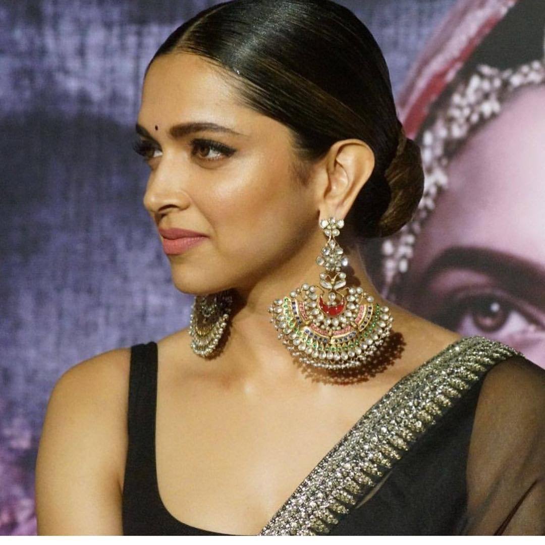 Deepika Padukone’s Sabyasachi Bodycon Kurta Is Bringing Back Old World ...