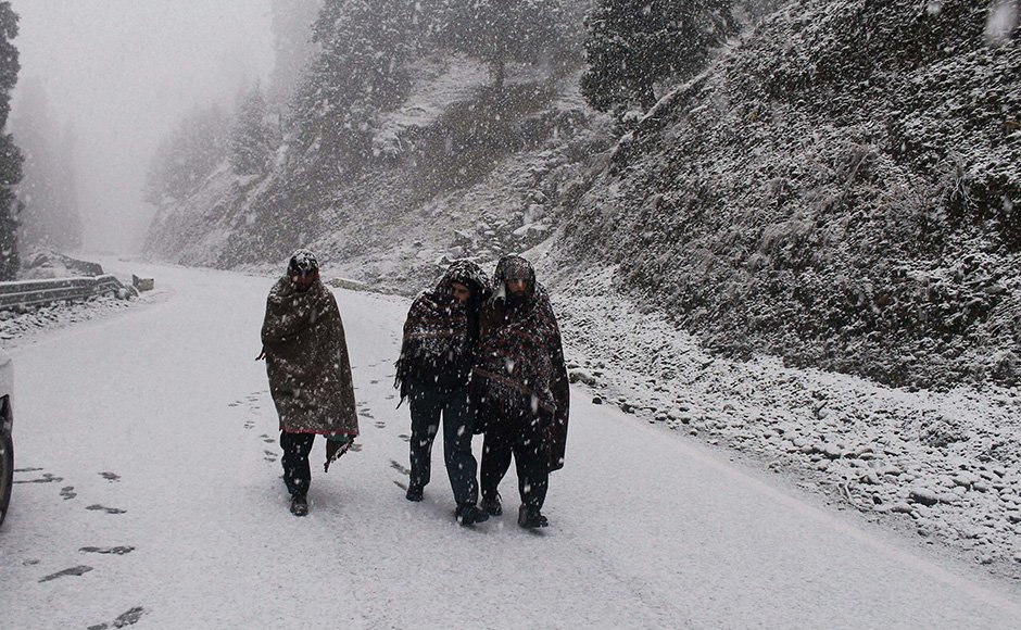 These Photos From Yesterday, Showing Srinagar’s First Snowfall Of The