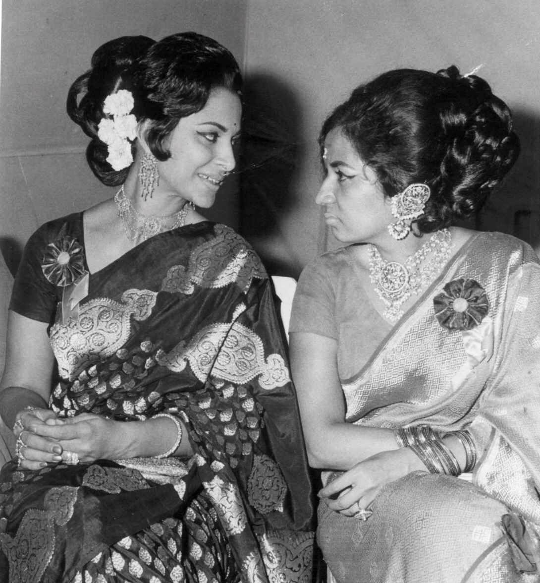 Just 30 Vintage Photos Of Waheeda Rehman That Are An Ode To Her ...