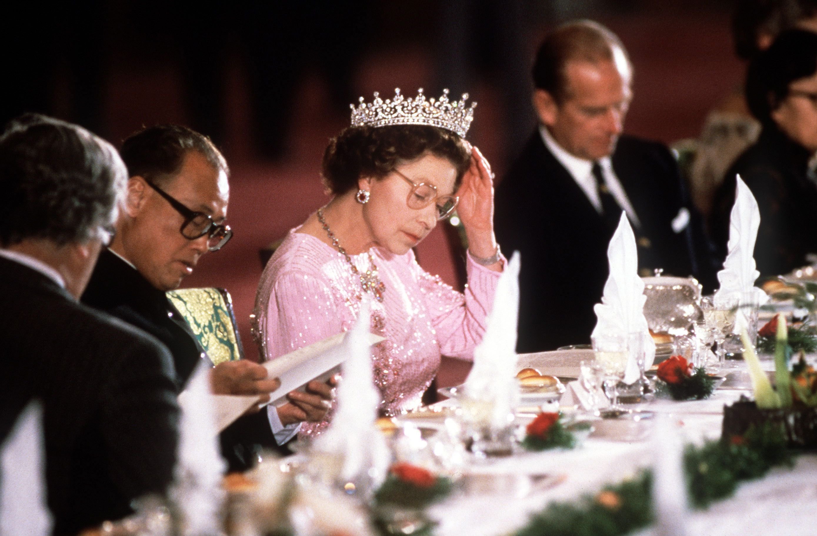 17 Interesting Eating Habits And Dining Rules The Royal Family Still