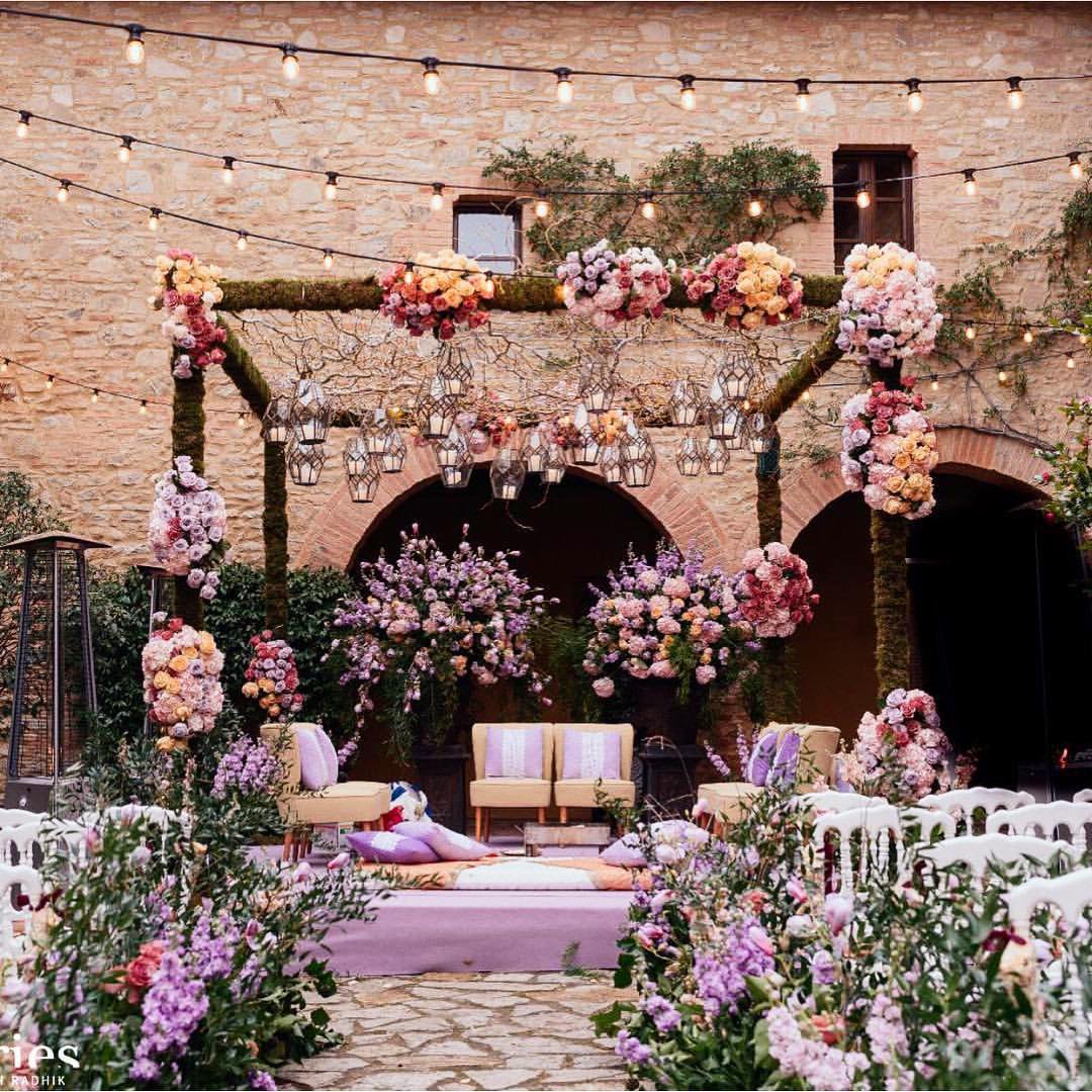 42 Exquisite Lush Mandap Set Ups Thatll Make You Go Maa Main