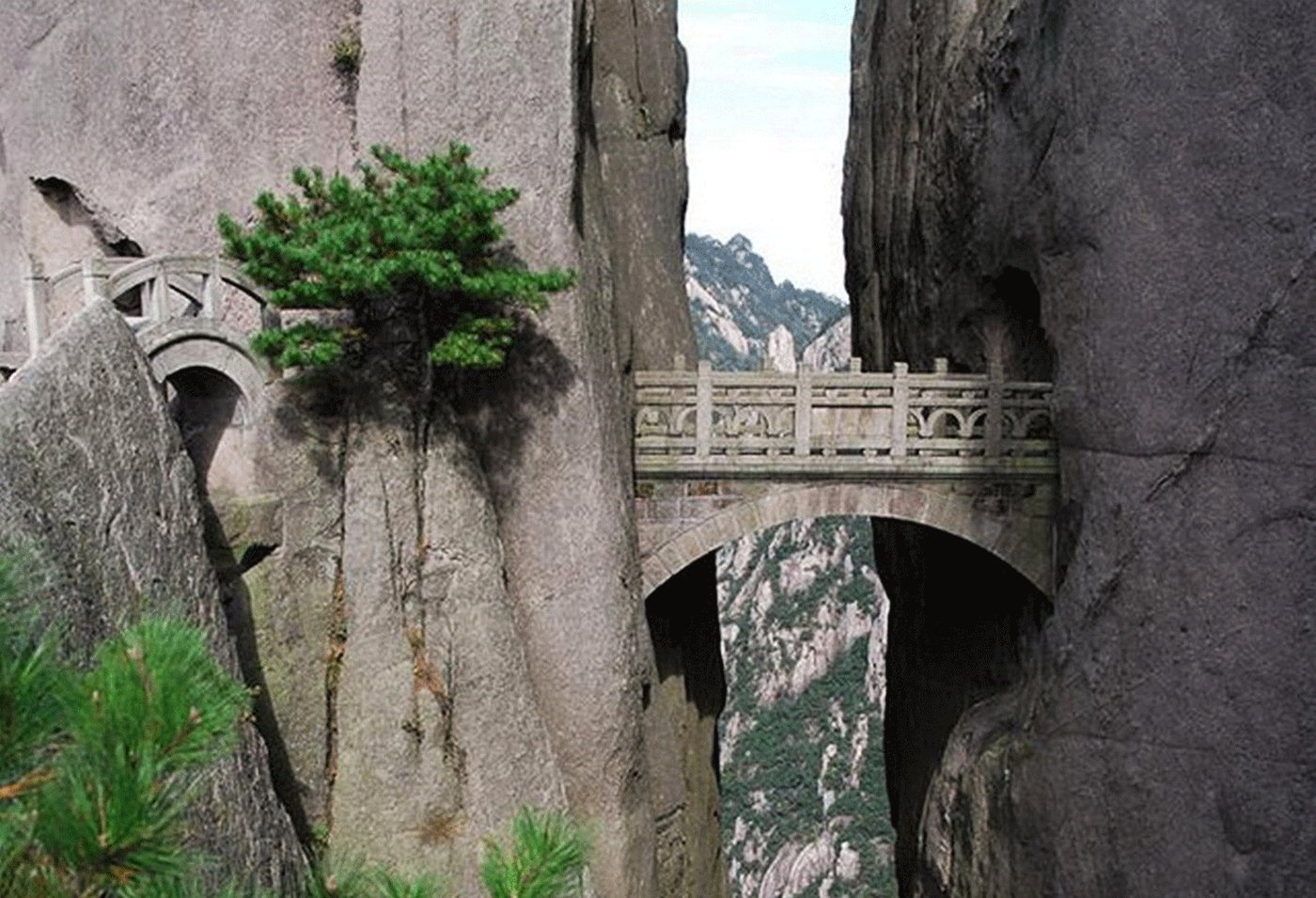 20-of-the-world-s-scariest-bridges-that-we-bet-you-would-never-cross