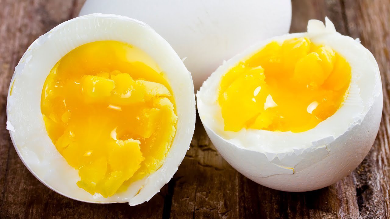 अंडे की ज़र्दी हेल्दी है या नहीं? Egg ...