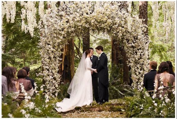 24 Most Iconic On-Screen Weddings