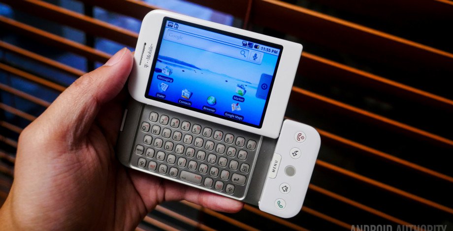 15 Of The Most Iconic Phones From The Past That You Knew You Wanted Way ...