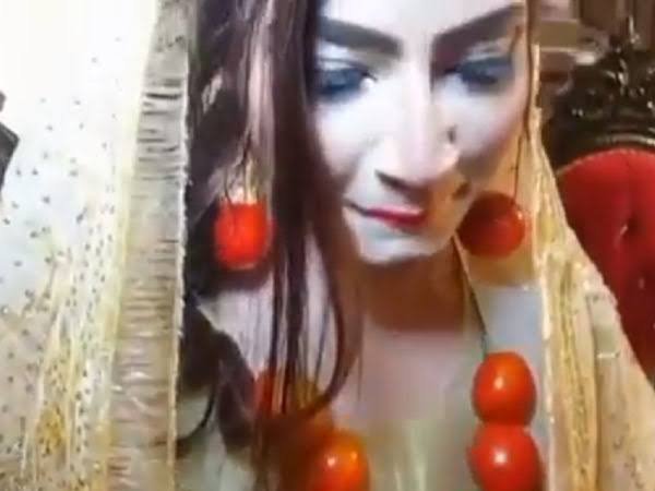 Pakistani Bride Wears Tomato Jewellery At Her Wedding To Troll The