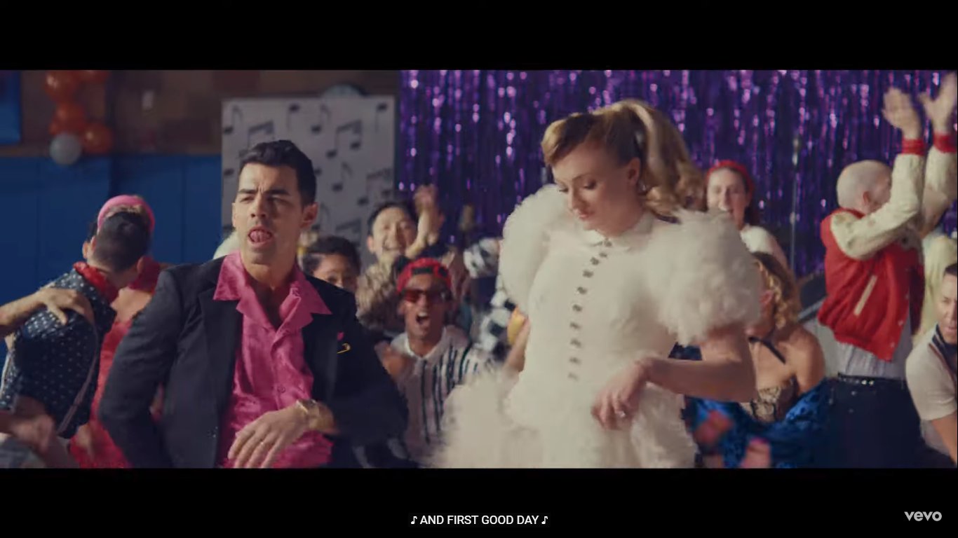 Jonas Brothers New Music Video For What A Man Gotta Do Brings Together Jonas Couples 7817