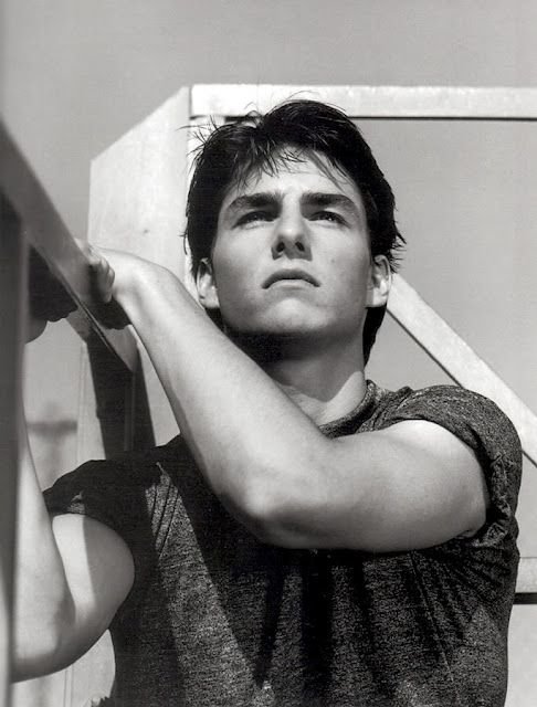 pictures of tom cruise young