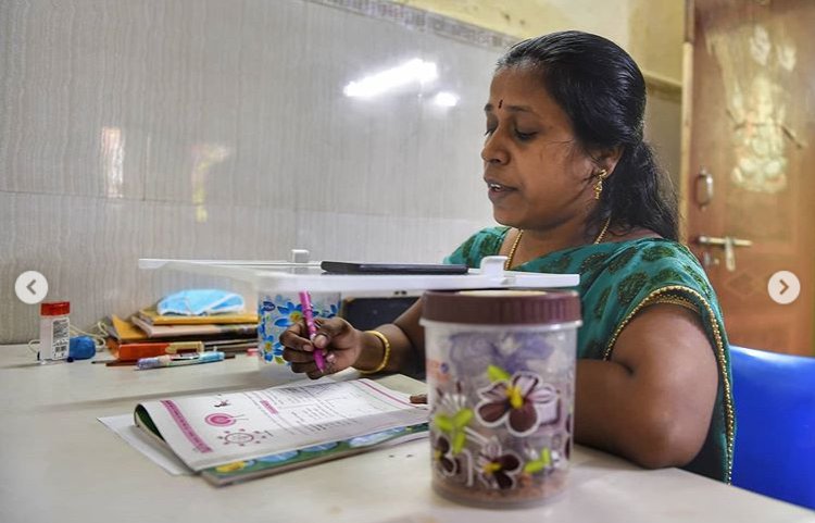 After Teacher's Jugaad Of Refrigerator Tray Goes Viral, She Says, 'We Are Doing It For Students' 3