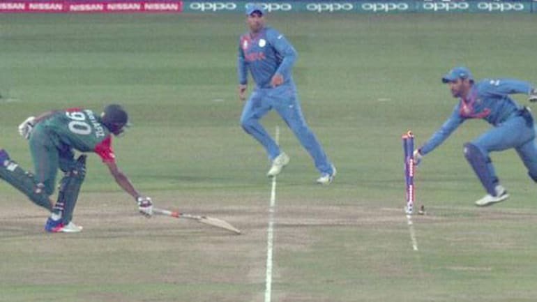 Dhoni run out 