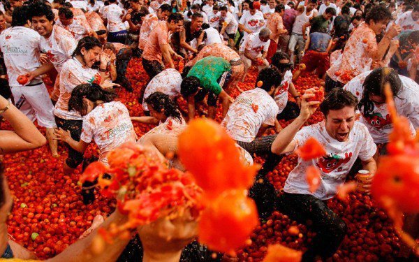 Image result for Zindagi Na milegi Dobara la tomatina festival