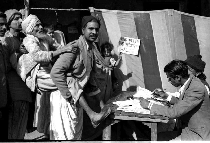 15-incredible-pictures-of-india-s-first-elections